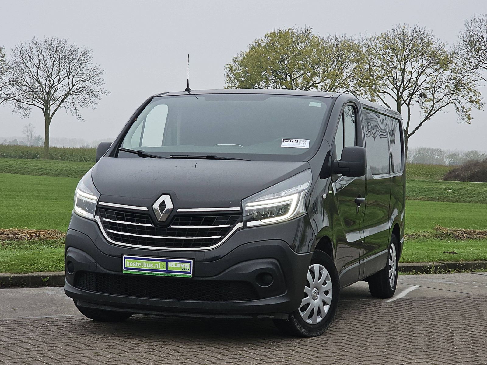 Véhicule 6 pour transport touristique premium
